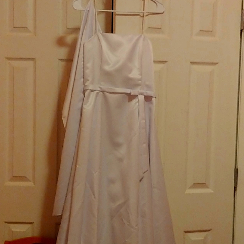 NwtSimple, elegant white wedding dress, never worn